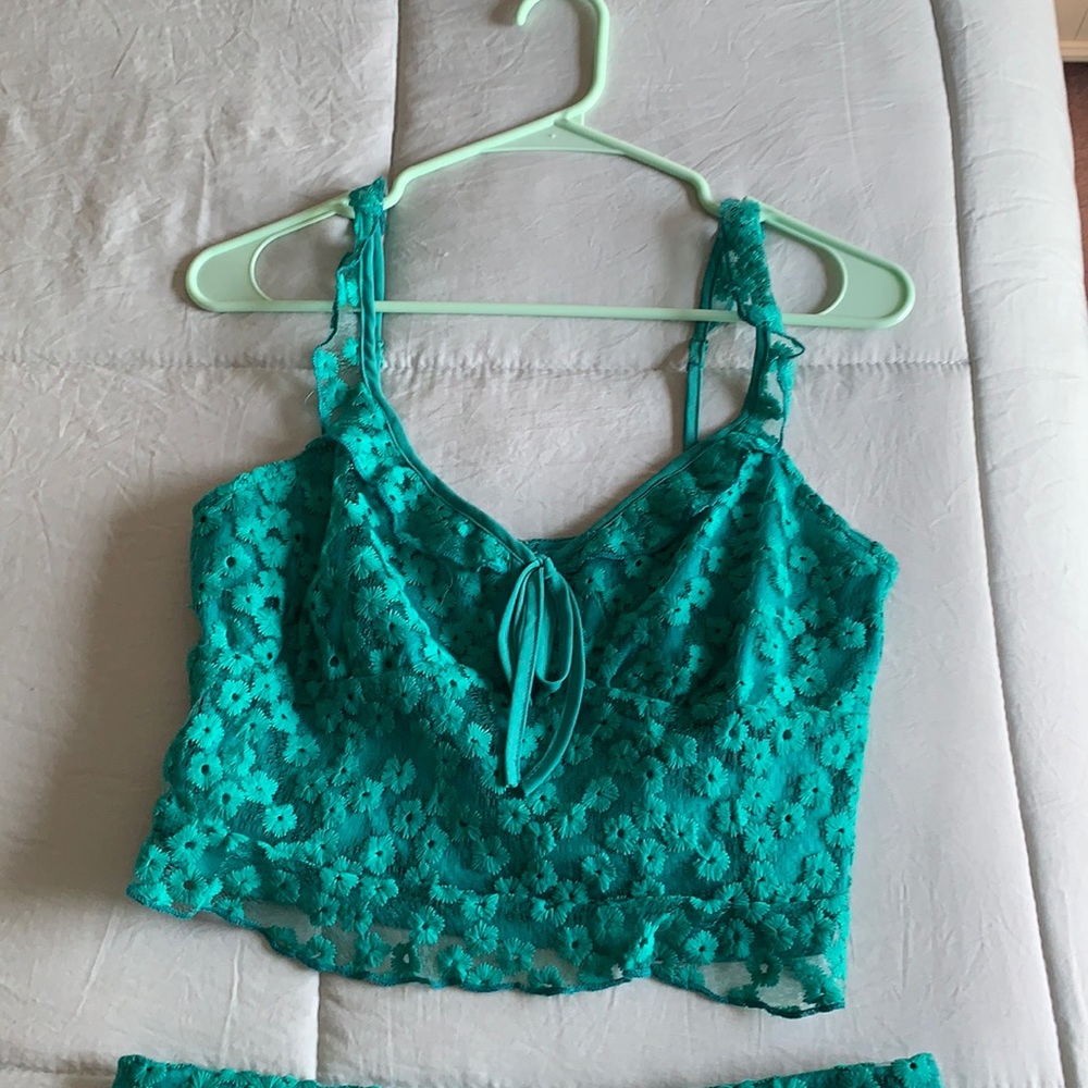 LULUS EMERALD GREEN TWO PIECE SET